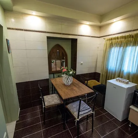 Bougainvillea Garden Retreat, Fully Equipped * Kalamata