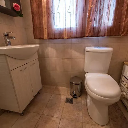 Bougainvillea Garden Retreat, Fully Equipped Сasa de vacaciones
